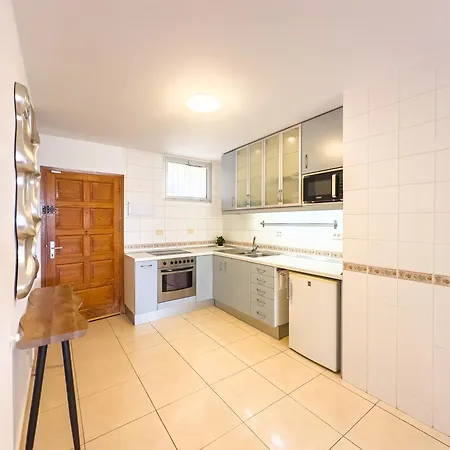Appartement Sunny Vacation 3br Retreat By The Ocean