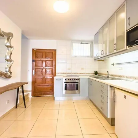 Sunny Vacation 3br Retreat By The Ocean *
