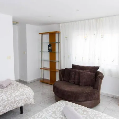Sunny Vacation 3br Retreat By The Ocean Apartman
