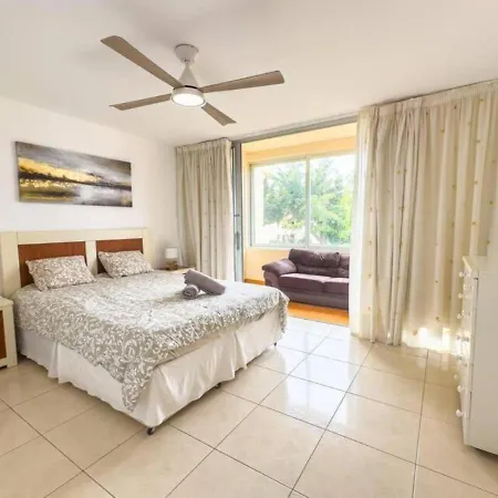 Sunny Vacation 3br Retreat By The Ocean Apartman *