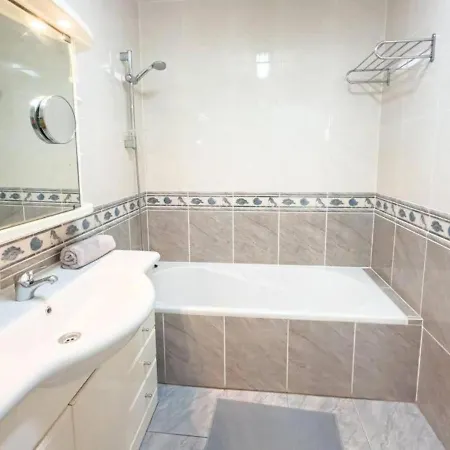 Sunny Vacation 3br Retreat By The Ocean Apartman Callao Salvaje