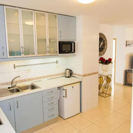 Sunny Vacation 3br Retreat By The Ocean Apartman